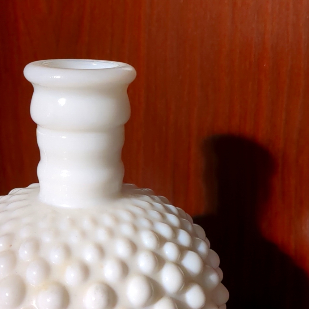 VINTAGE WHITE MILK GLASS - Picture 3 of 4